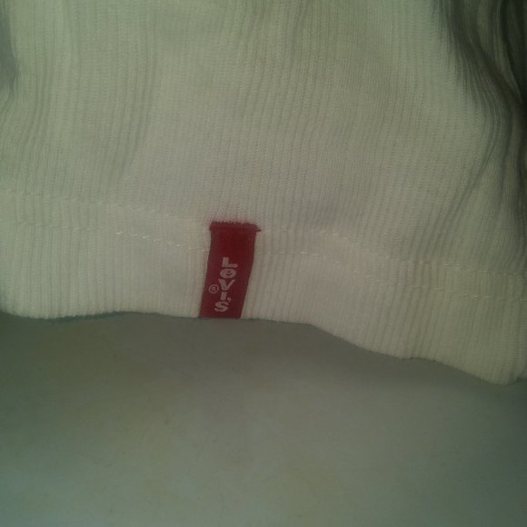 MENS     Levi's white tee - Picture 7 of 8